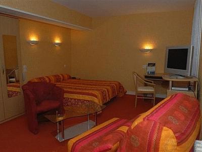 Logis Hotel Restaurant Du Commerce Pont-d'Ouilly Esterno foto